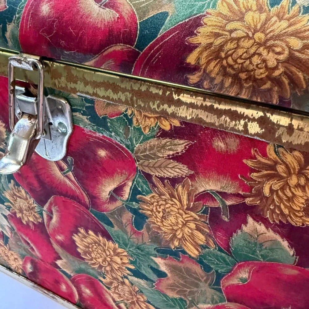Vintage Style Apple Floral Storage Trunk Padded Ottoman Gold Trim Small Chest